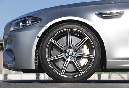 BMW تطلق M5 معدّلة لمنافسة أودي ومرسيدس